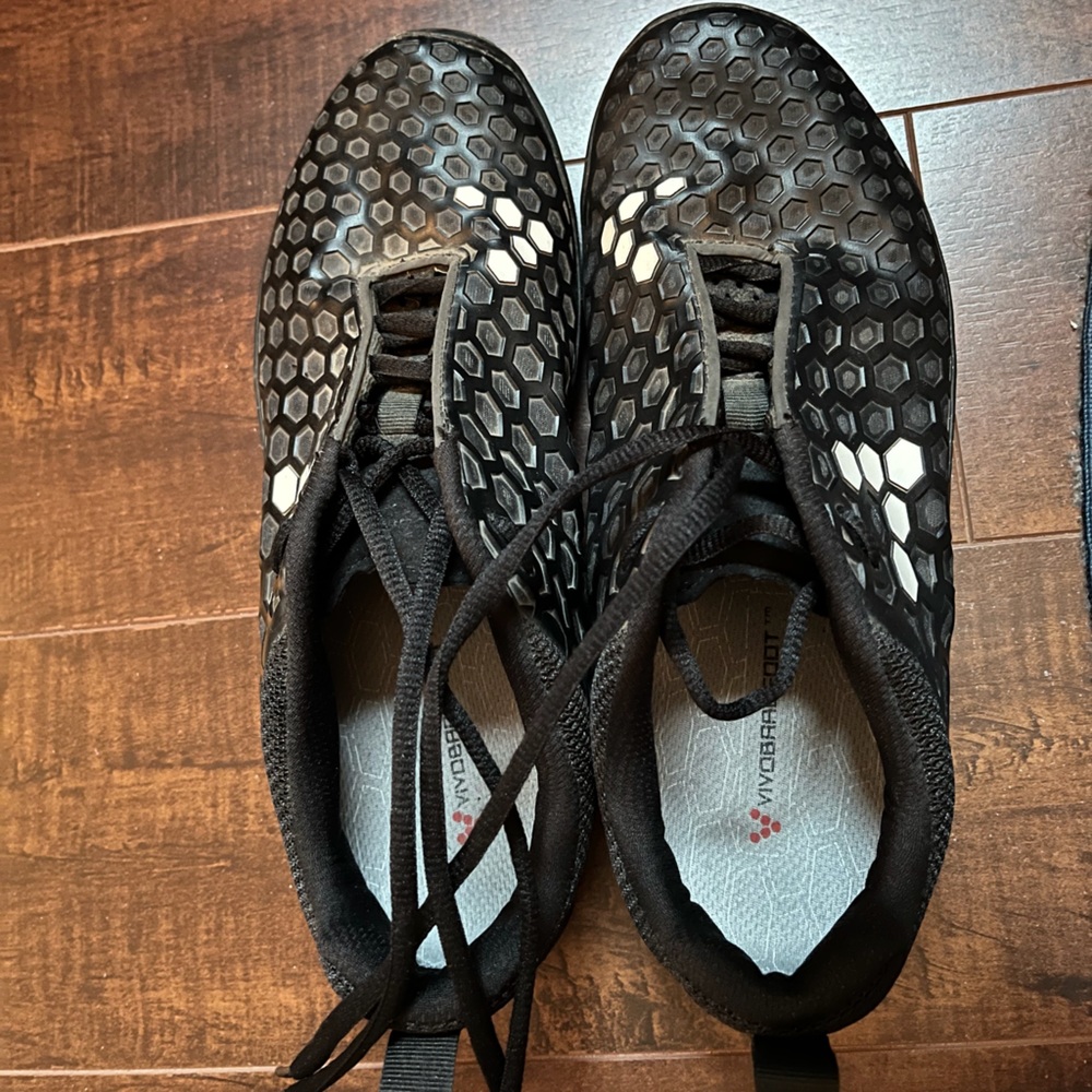 • MOVING LAST CHANCE 7/31/2024 • Vivobarefoot Evo EU 39 fits like a 7.5/38